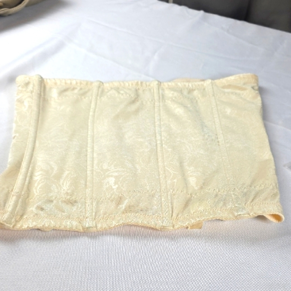 Flexees Womens Cream Shapewear Floral Embossed Boning Hook & Eye Close Sz XL GUC